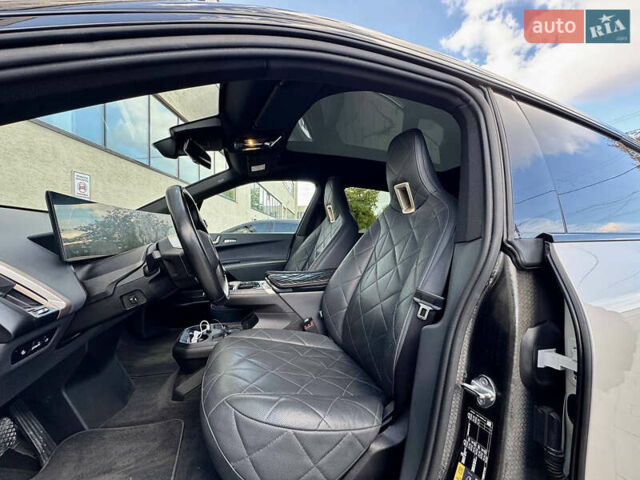 Белый БМВ iX, объемом двигателя 0 л и пробегом 70 тыс. км за 45999 $, фото 63 на Automoto.ua