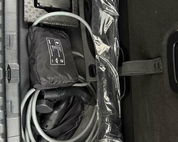 Білий БМВ iX, об'ємом двигуна 0 л та пробігом 90 тис. км за 42990 $, фото 27 на Automoto.ua