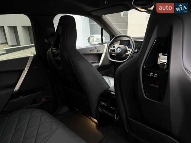 Білий БМВ iX, об'ємом двигуна 0 л та пробігом 90 тис. км за 42990 $, фото 26 на Automoto.ua