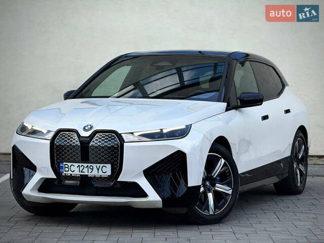 Белый БМВ iX, объемом двигателя 0 л и пробегом 70 тыс. км за 45999 $, фото 5 на Automoto.ua