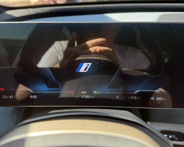 Белый БМВ iX, объемом двигателя 0 л и пробегом 48 тыс. км за 55000 $, фото 3 на Automoto.ua