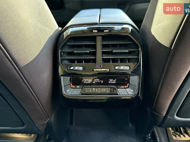 Белый БМВ iX, объемом двигателя 0 л и пробегом 20 тыс. км за 58999 $, фото 18 на Automoto.ua