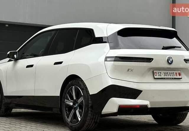 Білий БМВ iX, об'ємом двигуна 0 л та пробігом 90 тис. км за 42990 $, фото 8 на Automoto.ua