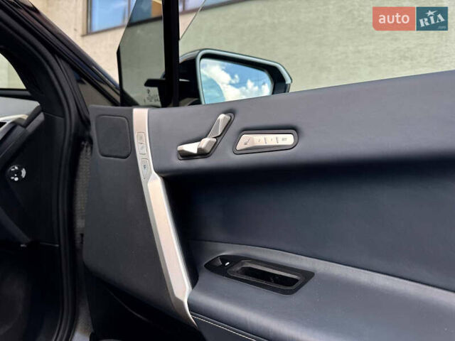 Белый БМВ iX, объемом двигателя 0 л и пробегом 70 тыс. км за 45999 $, фото 47 на Automoto.ua