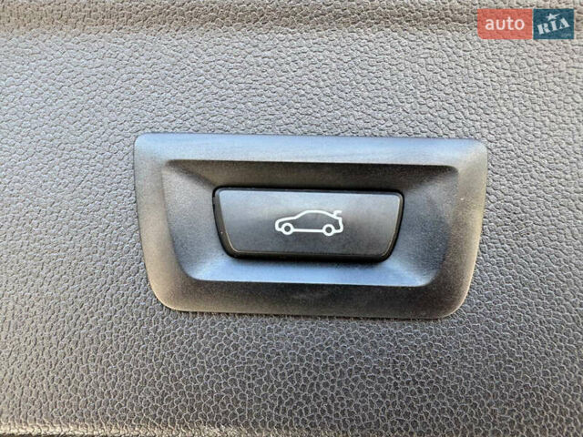 Белый БМВ iX, объемом двигателя 0 л и пробегом 64 тыс. км за 45999 $, фото 62 на Automoto.ua