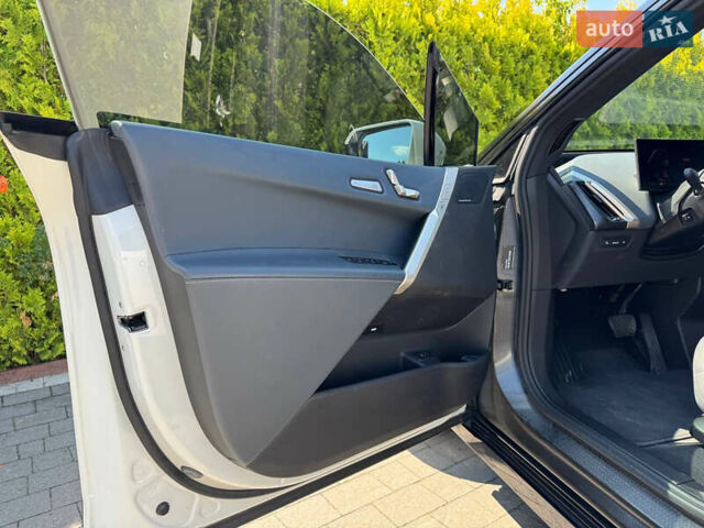 Белый БМВ iX, объемом двигателя 0 л и пробегом 64 тыс. км за 45999 $, фото 67 на Automoto.ua