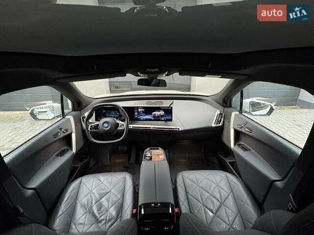 Білий БМВ iX, об'ємом двигуна 0 л та пробігом 90 тис. км за 42990 $, фото 22 на Automoto.ua
