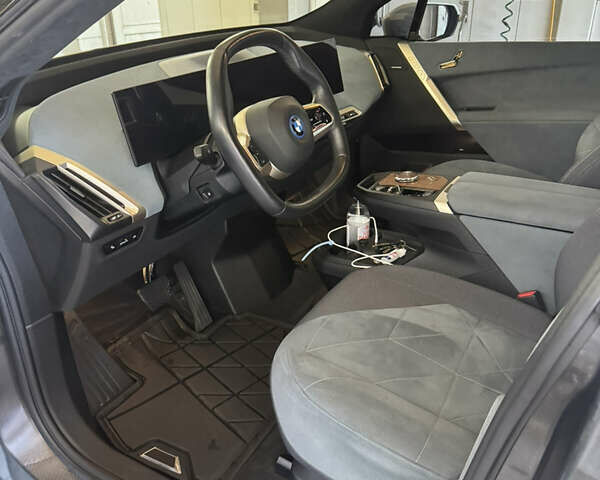 Белый БМВ iX, объемом двигателя 0 л и пробегом 48 тыс. км за 55000 $, фото 4 на Automoto.ua