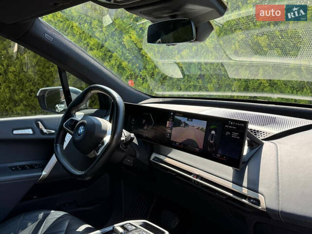 Белый БМВ iX, объемом двигателя 0 л и пробегом 64 тыс. км за 45999 $, фото 43 на Automoto.ua