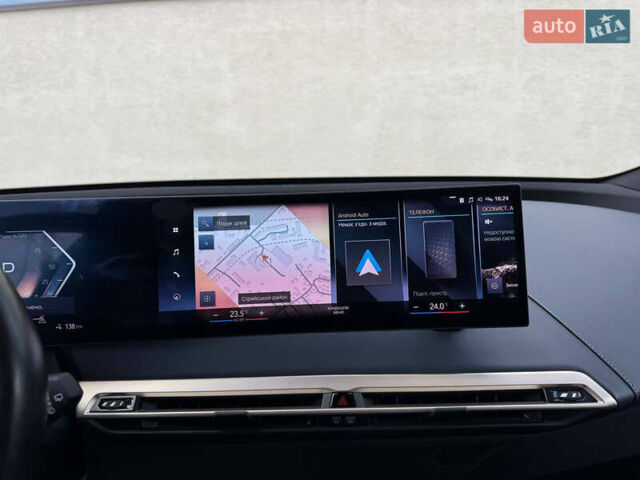 Белый БМВ iX, объемом двигателя 0 л и пробегом 70 тыс. км за 45999 $, фото 70 на Automoto.ua