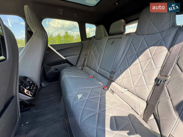 Белый БМВ iX, объемом двигателя 0 л и пробегом 64 тыс. км за 45999 $, фото 65 на Automoto.ua