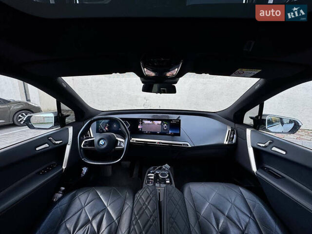 Белый БМВ iX, объемом двигателя 0 л и пробегом 70 тыс. км за 45999 $, фото 4 на Automoto.ua