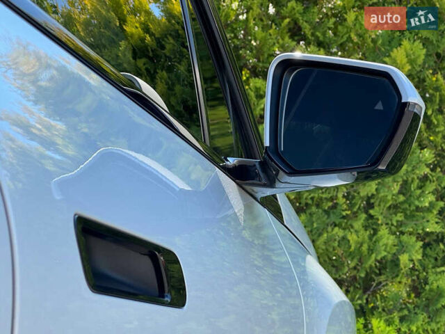 Белый БМВ iX, объемом двигателя 0 л и пробегом 64 тыс. км за 45999 $, фото 39 на Automoto.ua