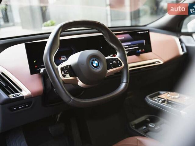 Белый БМВ iX, объемом двигателя 0 л и пробегом 22 тыс. км за 69400 $, фото 42 на Automoto.ua
