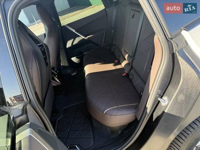 Белый БМВ iX, объемом двигателя 0 л и пробегом 42 тыс. км за 47300 $, фото 9 на Automoto.ua