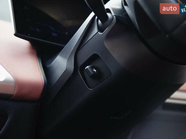 Белый БМВ iX, объемом двигателя 0 л и пробегом 22 тыс. км за 69400 $, фото 17 на Automoto.ua