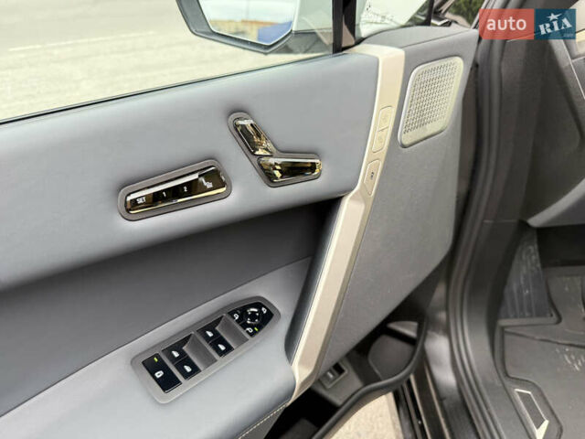 Белый БМВ iX, объемом двигателя 0 л и пробегом 34 тыс. км за 67400 $, фото 18 на Automoto.ua