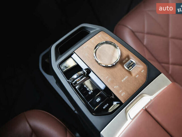 Белый БМВ iX, объемом двигателя 0 л и пробегом 22 тыс. км за 69400 $, фото 25 на Automoto.ua