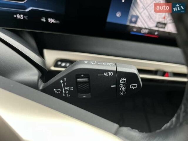 Белый БМВ iX, объемом двигателя 0 л и пробегом 40 тыс. км за 48500 $, фото 30 на Automoto.ua