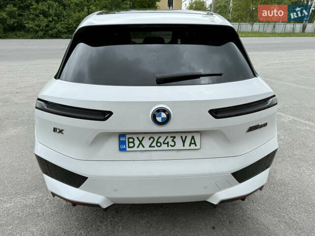 Белый БМВ iX, объемом двигателя 0 л и пробегом 34 тыс. км за 67400 $, фото 7 на Automoto.ua