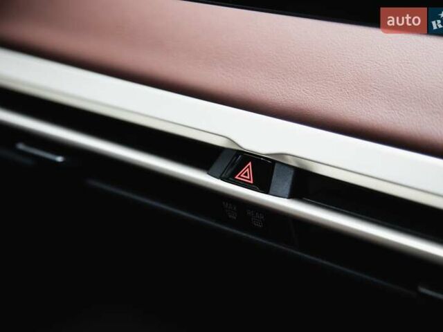 Белый БМВ iX, объемом двигателя 0 л и пробегом 22 тыс. км за 69400 $, фото 64 на Automoto.ua