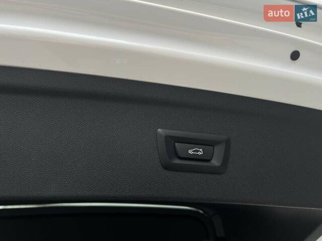 Белый БМВ iX, объемом двигателя 0 л и пробегом 40 тыс. км за 48500 $, фото 38 на Automoto.ua