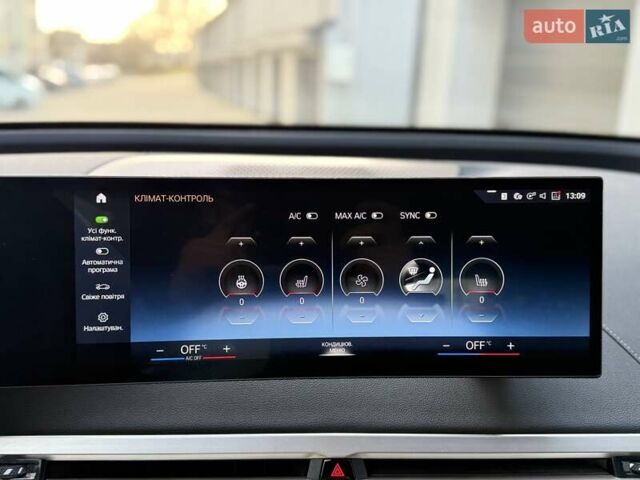 Белый БМВ iX, объемом двигателя 0 л и пробегом 69 тыс. км за 58300 $, фото 40 на Automoto.ua