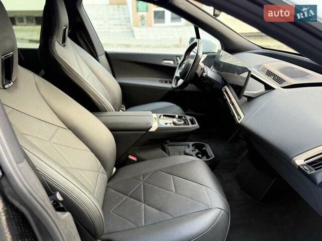 Белый БМВ iX, объемом двигателя 0 л и пробегом 69 тыс. км за 58300 $, фото 48 на Automoto.ua