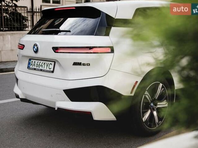 Белый БМВ iX, объемом двигателя 0 л и пробегом 22 тыс. км за 69400 $, фото 60 на Automoto.ua