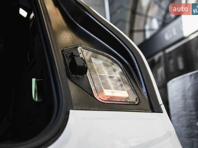 Белый БМВ iX, объемом двигателя 0 л и пробегом 22 тыс. км за 69400 $, фото 44 на Automoto.ua