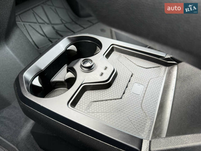 Белый БМВ iX, объемом двигателя 0 л и пробегом 34 тыс. км за 67400 $, фото 22 на Automoto.ua