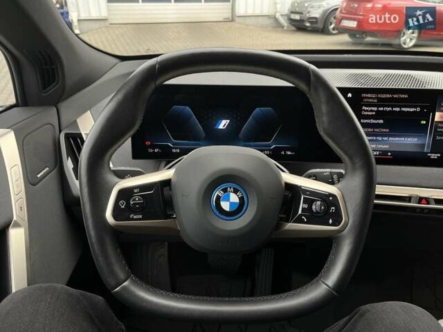 Белый БМВ iX, объемом двигателя 0 л и пробегом 40 тыс. км за 48500 $, фото 19 на Automoto.ua