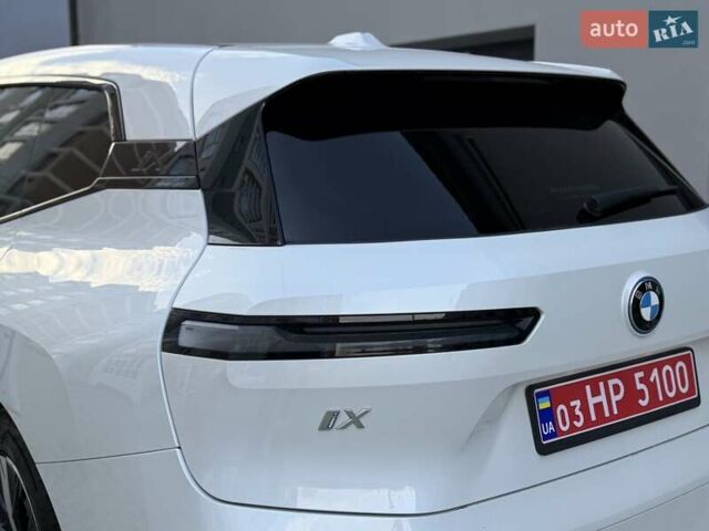 Белый БМВ iX, объемом двигателя 0 л и пробегом 69 тыс. км за 58300 $, фото 26 на Automoto.ua