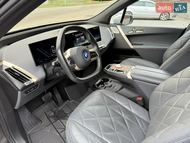 Белый БМВ iX, объемом двигателя 0 л и пробегом 34 тыс. км за 67400 $, фото 16 на Automoto.ua