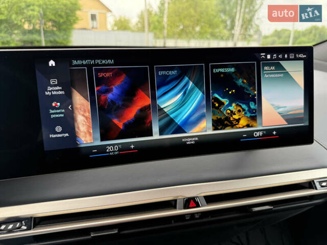 Белый БМВ iX, объемом двигателя 0 л и пробегом 34 тыс. км за 67400 $, фото 31 на Automoto.ua