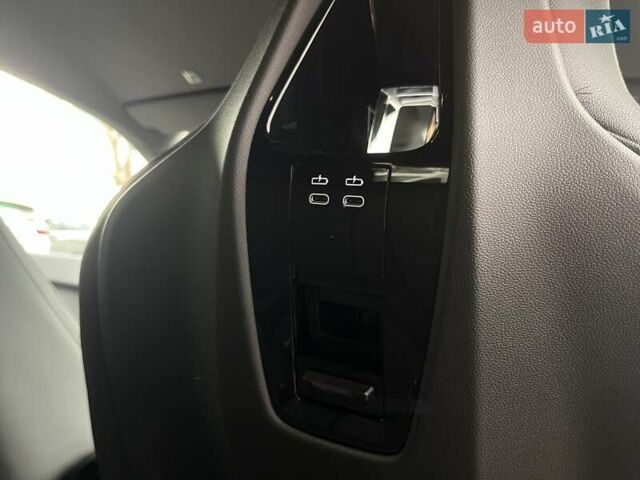 Белый БМВ iX, объемом двигателя 0 л и пробегом 40 тыс. км за 48500 $, фото 35 на Automoto.ua