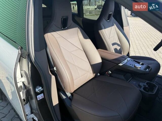 Белый БМВ iX, объемом двигателя 0 л и пробегом 42 тыс. км за 47300 $, фото 17 на Automoto.ua