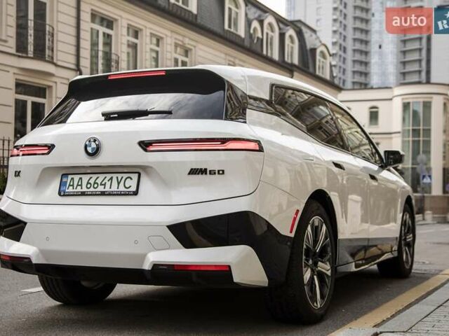 Белый БМВ iX, объемом двигателя 0 л и пробегом 22 тыс. км за 69400 $, фото 58 на Automoto.ua