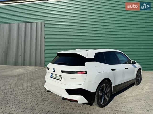 Белый БМВ iX, объемом двигателя 0 л и пробегом 42 тыс. км за 47300 $, фото 21 на Automoto.ua