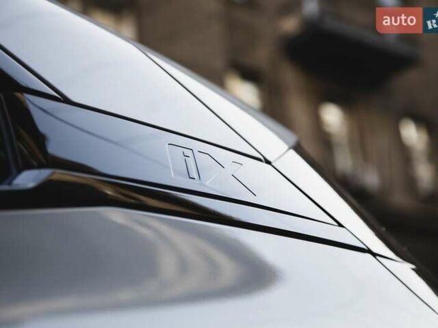 Белый БМВ iX, объемом двигателя 0 л и пробегом 22 тыс. км за 69400 $, фото 4 на Automoto.ua