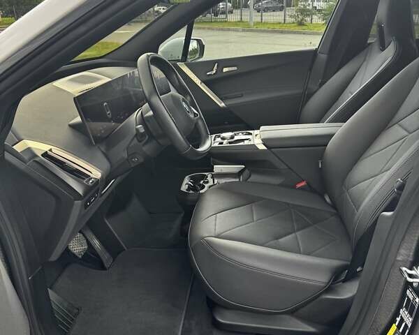 Белый БМВ iX, объемом двигателя 0 л и пробегом 56 тыс. км за 47999 $, фото 15 на Automoto.ua