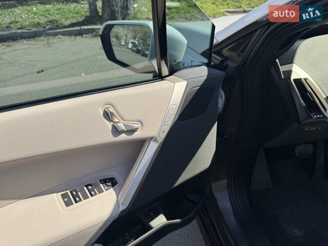 Белый БМВ iX, объемом двигателя 0 л и пробегом 35 тыс. км за 56500 $, фото 19 на Automoto.ua