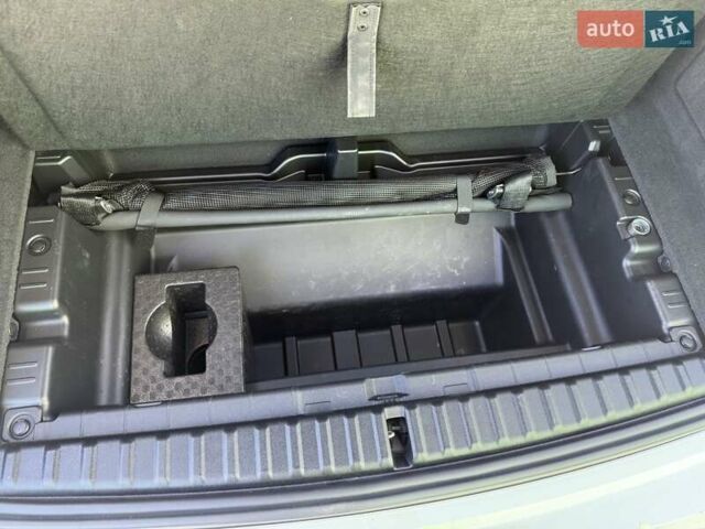 Белый БМВ iX, объемом двигателя 0 л и пробегом 42 тыс. км за 47300 $, фото 4 на Automoto.ua