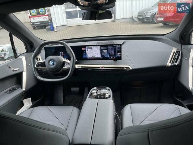 Белый БМВ iX, объемом двигателя 0 л и пробегом 40 тыс. км за 48500 $, фото 18 на Automoto.ua