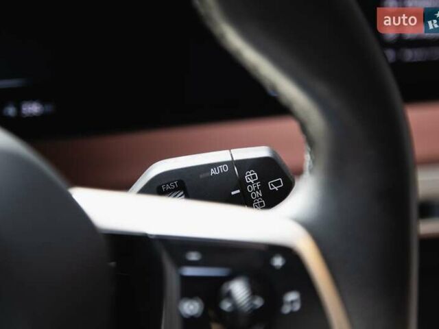 Белый БМВ iX, объемом двигателя 0 л и пробегом 22 тыс. км за 69400 $, фото 24 на Automoto.ua