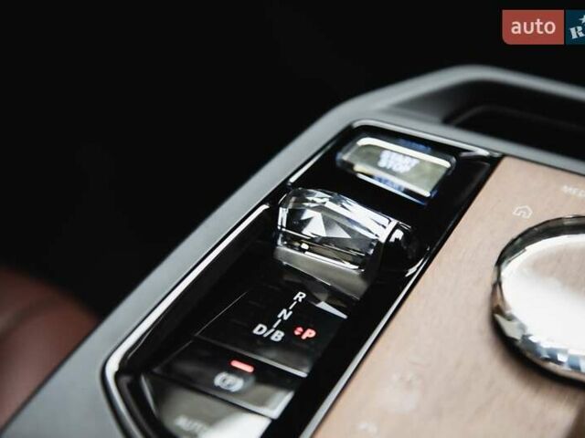 Белый БМВ iX, объемом двигателя 0 л и пробегом 22 тыс. км за 69400 $, фото 65 на Automoto.ua