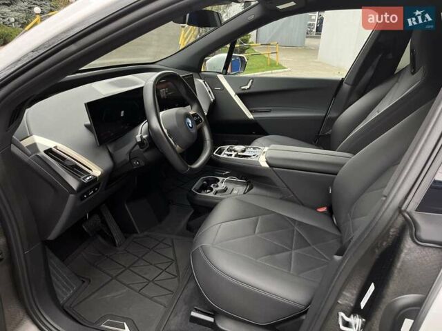 Белый БМВ iX, объемом двигателя 0 л и пробегом 40 тыс. км за 48500 $, фото 15 на Automoto.ua
