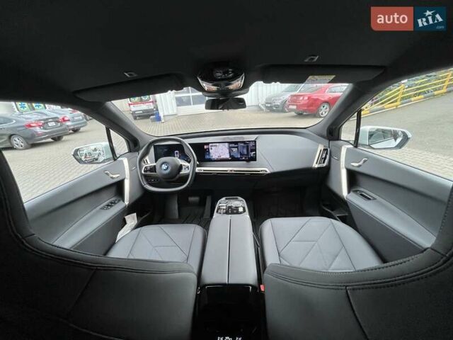 Белый БМВ iX, объемом двигателя 0 л и пробегом 40 тыс. км за 48500 $, фото 17 на Automoto.ua