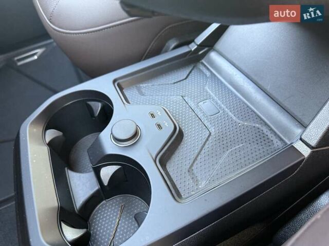 Белый БМВ iX, объемом двигателя 0 л и пробегом 42 тыс. км за 47300 $, фото 14 на Automoto.ua