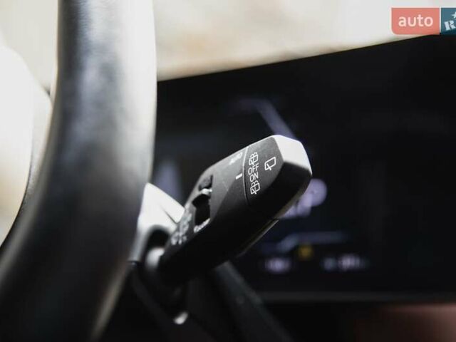 Белый БМВ iX, объемом двигателя 0 л и пробегом 22 тыс. км за 69400 $, фото 63 на Automoto.ua